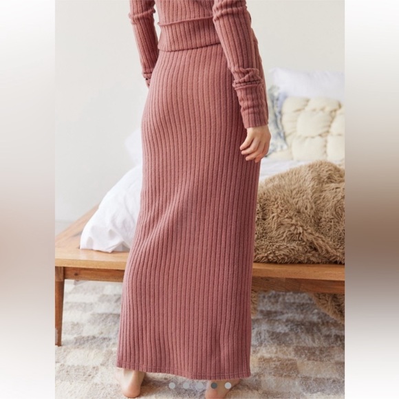 Urban Outfitters Ribbed Maxi Skirt In Mauve - Picture 2 of 7